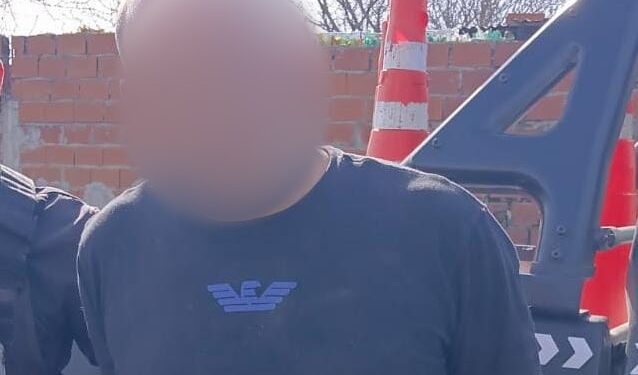 La Policía de la Ciudad detuvo a dos roba ruedas tras una persecución que terminó en Lomas de Zamora