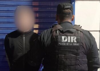 Persecución y arresto: dos menores armados en moto robada en General Paz