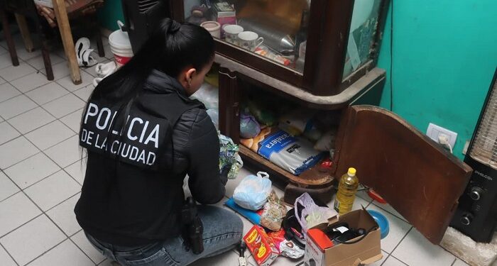 La Policía de la Ciudad detuvo a una familia narco en Barrio Zavaleta y secuestró pasta base y marihuana