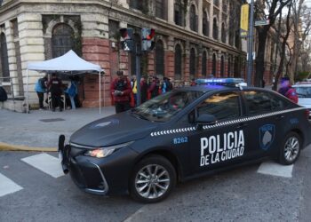 Boca – Banfield: La Policía de la Ciudad detuvo a dos prófugos con pedido de captura y demoró a 50 trapitos