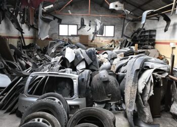 Villa Pueyrredón: Policía de la Ciudad secuestró más de 1.500 autopartes en un taller de chapa y pintura