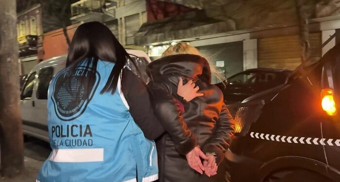 La Policía de la Ciudad detuvo a una mujer y un trans por venta de drogas en Constitución