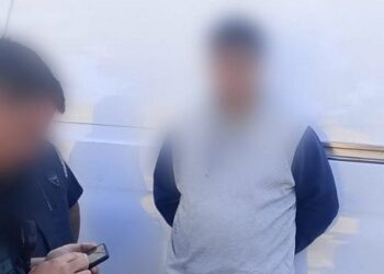 La Policía de la Ciudad detuvo a un prófugo por estafa en la cancha de Barracas