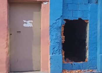 La Policía de la Ciudad detuvo a dos hombres que intentaban usurpar una propiedad tapiada en La Boca