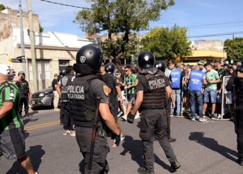Detuvieron a un cuidacoche con pedido de captura y se labraron 237 actas en recitales y partidos de fútbol del fin de semana