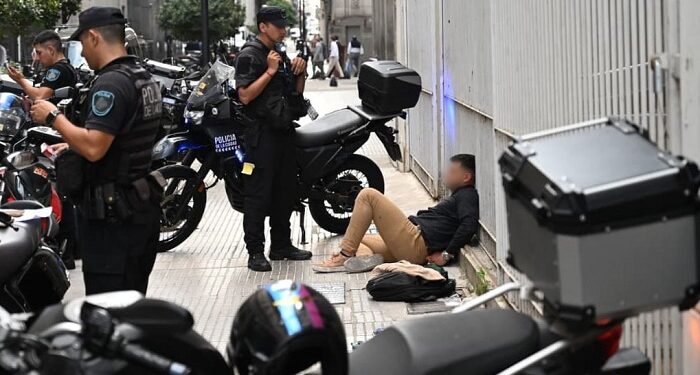 La Policía de la Ciudad detuvo a un ladrón chileno que robó una oficina en el Microcentro