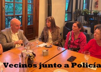 Vecinos, autoridades civiles y policiales se reunieron en el Bar Sans para tratar temas urgentes