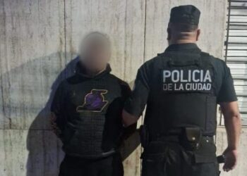 La Policía de la Ciudad detuvo a cuatro chilenos por intento de robo a concesionaria de motos en Balvanera
