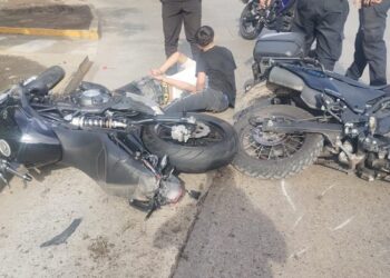La Policía de la Ciudad detuvo a dos menores de 12 y 16 años que circulaban en una moto robada y fueron atrapados durante una persecución