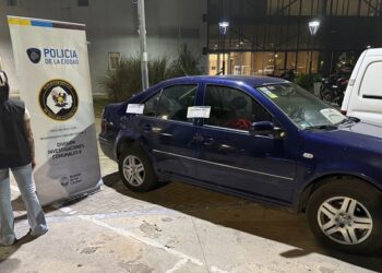“Hay marihuana”: rodeado por la Policía de la Ciudad, trató de sobornar a los agentes y luego confesó que llevaba más de 100 kilos