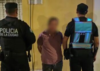 La Policía de la Ciudad rescató en Mataderos a una mujer que llevaba dos meses cautiva en un taller clandestino: un boliviano detenido
