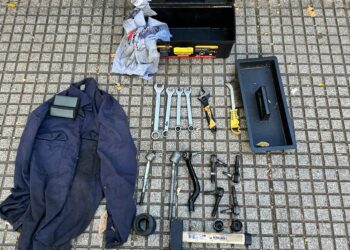La Policía de la Ciudad detuvo a 5 falsos mecánicos peruanos -uno de ellos con condena en suspenso- por intentar estafar a un jubilado que circulaba por Balvanera