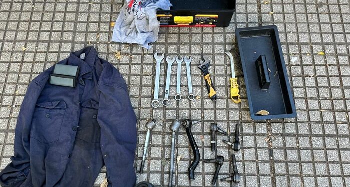 La Policía de la Ciudad detuvo a 5 falsos mecánicos peruanos -uno de ellos con condena en suspenso- por intentar estafar a un jubilado que circulaba por Balvanera