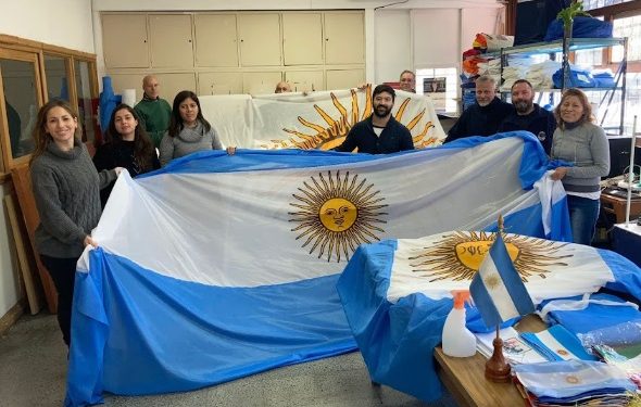 Día de la Bandera: quiénes hacen, cuidan y mantienen vivos los colores de la patria