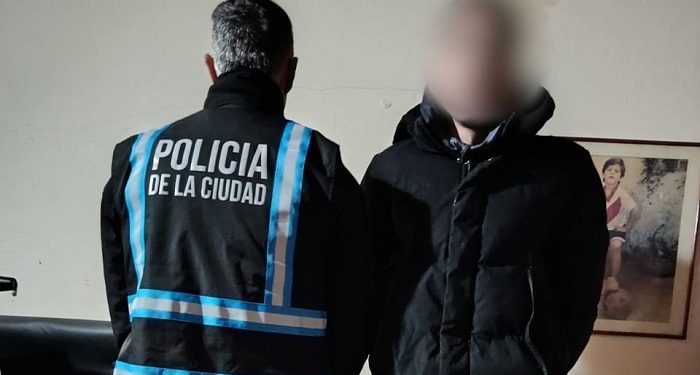 Un ladrón con cuatro pedidos de captura, dos de ellos por robo a mano armada, fue detenido por la Policía de la Ciudad