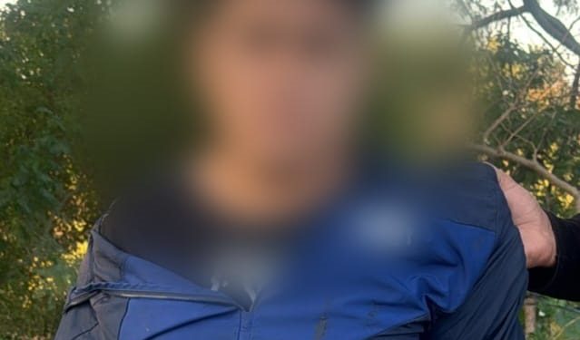 La Policía de la Ciudad detuvo a un hombre que intentó evadir un control y se tiró a un arroyo desde una altura de ocho metros con 16 mil dólares y casi 3 millones de pesos