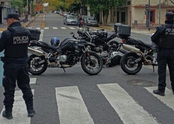 Detuvieron a dos motochorros vinculados a cinco robos: uno tenía varios antecedentes y un pedido de captura