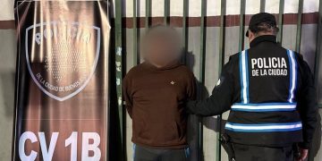 La Policía de la Ciudad detuvo a dos peruanos que trasladaban un kilo de cocaína en un taxi