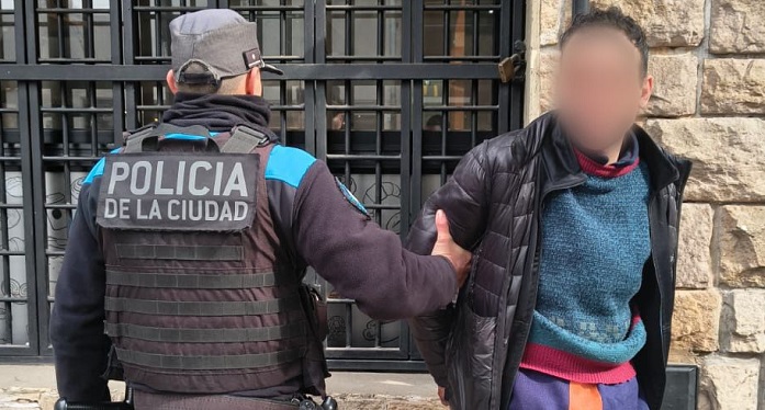 Un ladrón con 18 antecedentes fue detenido por la Policía de la Ciudad tras intentar robar una librería y dos viviendas en Colegiales